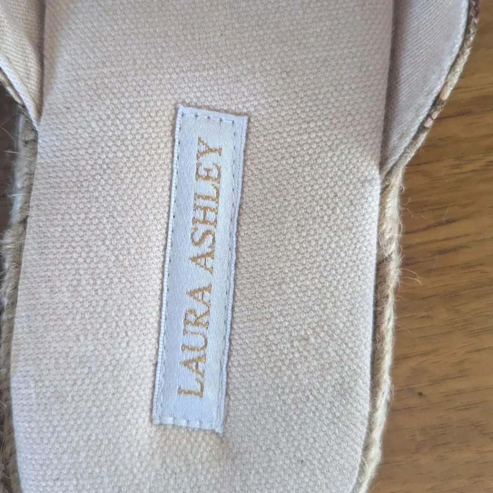 Laura Ashely Floral Slippers Witchy Romantic Cottagecore Country Floral Boho 8 - Picture 6 of 7